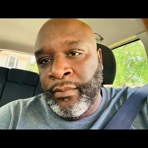 Meet your Posher, Derrell